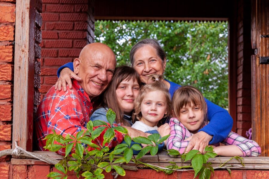 Photo Grandparents saving for grandchildren